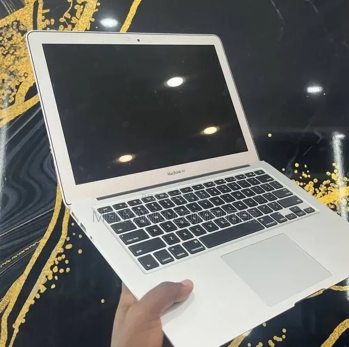 New Laptop Apple MacBook Air 2017 8GB Intel Core i5 SSD 128GB