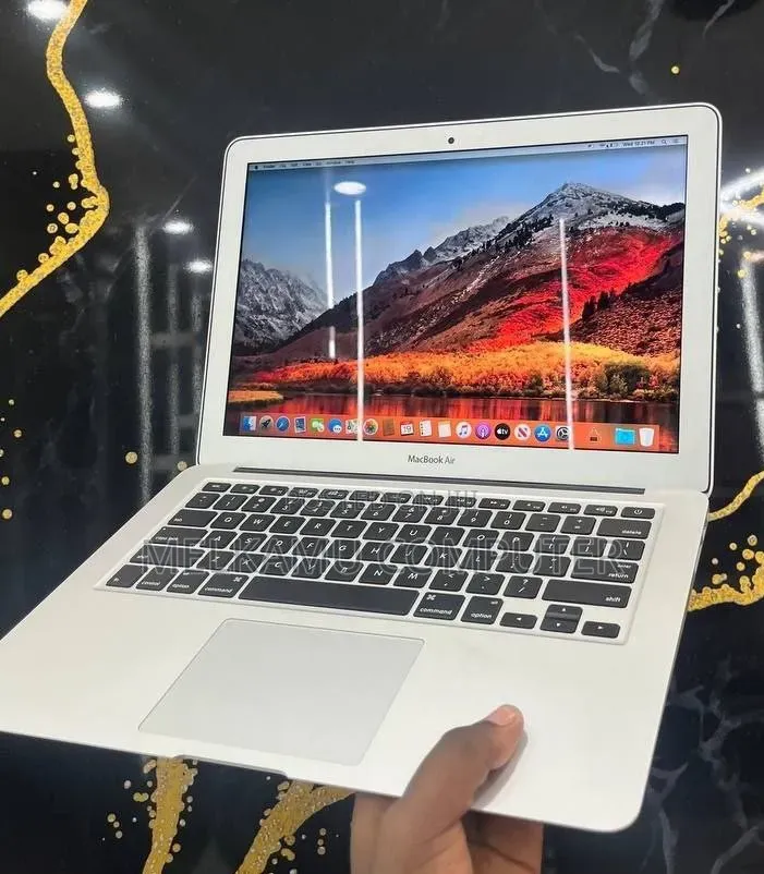 New Laptop Apple MacBook Air 2017 8GB Intel Core i5 SSD 128GB