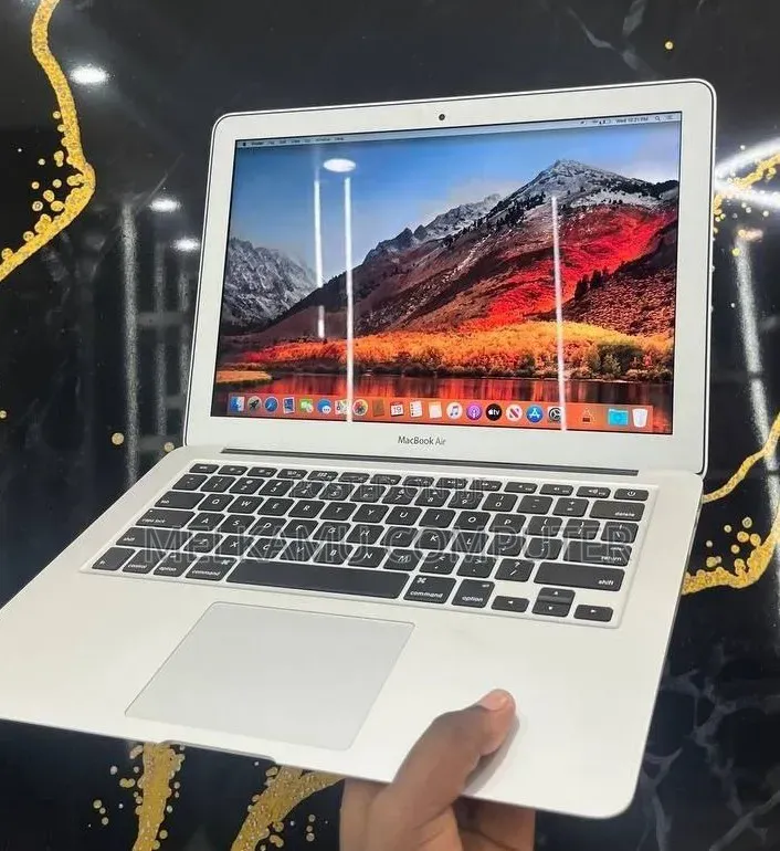 New Laptop Apple MacBook Air 2017 8GB Intel Core i5 SSD 128GB