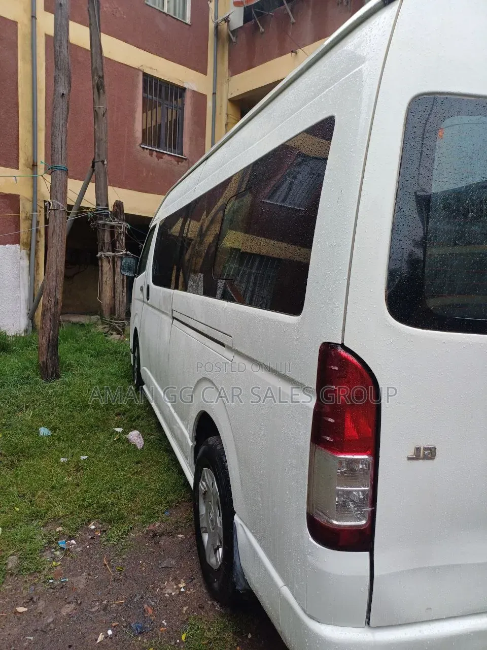 Toyota HiAce 2016 White