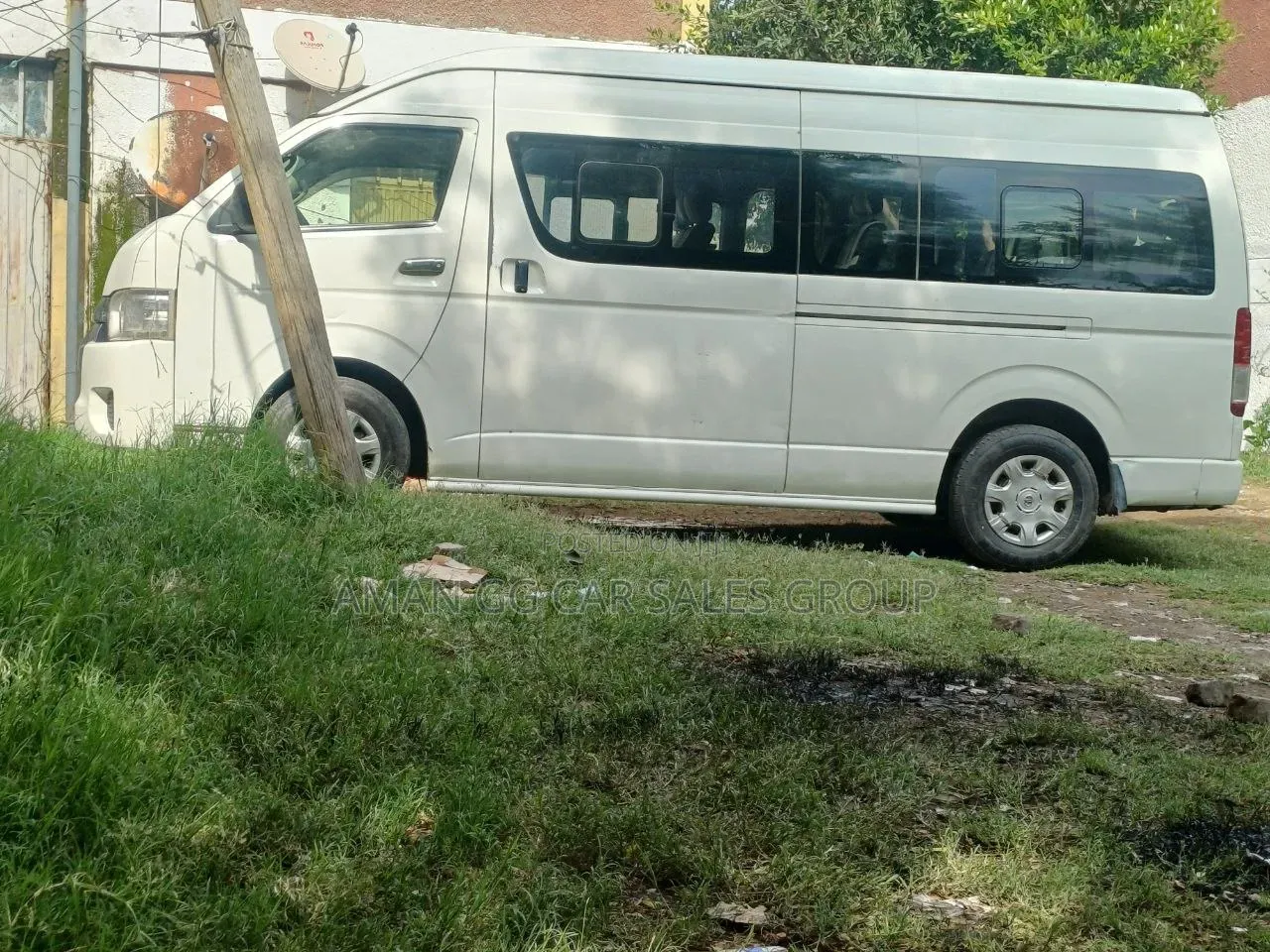Toyota HiAce 2016 White