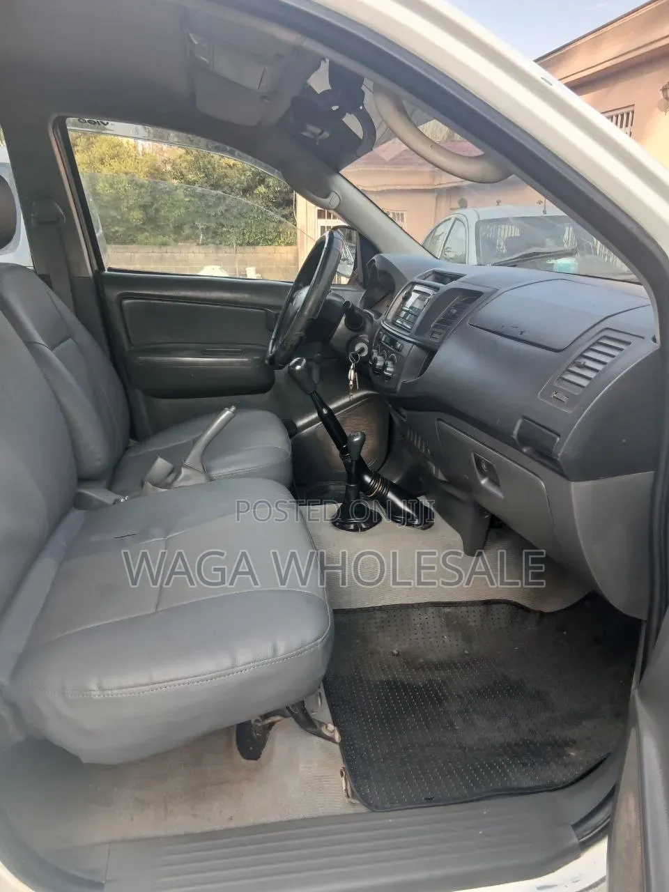 Toyota Hilux 2011 White