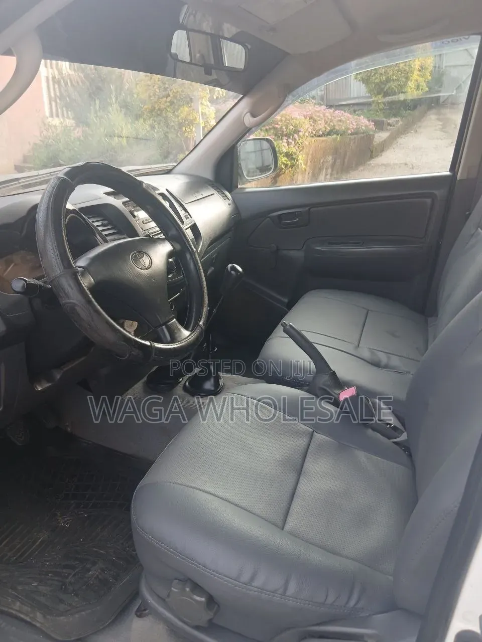 Toyota Hilux 2011 White