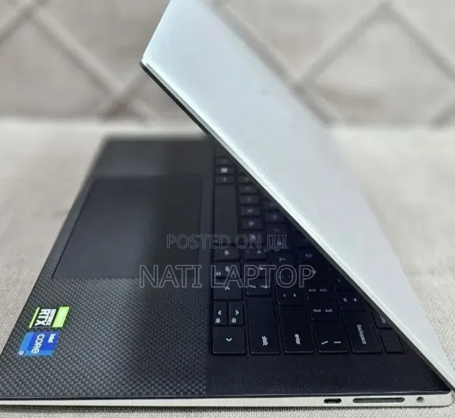 New Laptop Dell XPS 15 16GB Intel Core i7 SSD 512GB