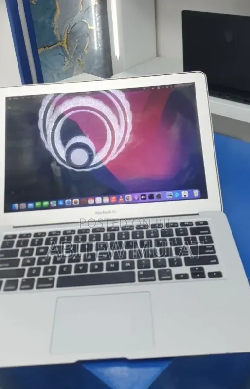 New Laptop Apple MacBook Air 2017 8GB Intel Core i7 SSD 128GB