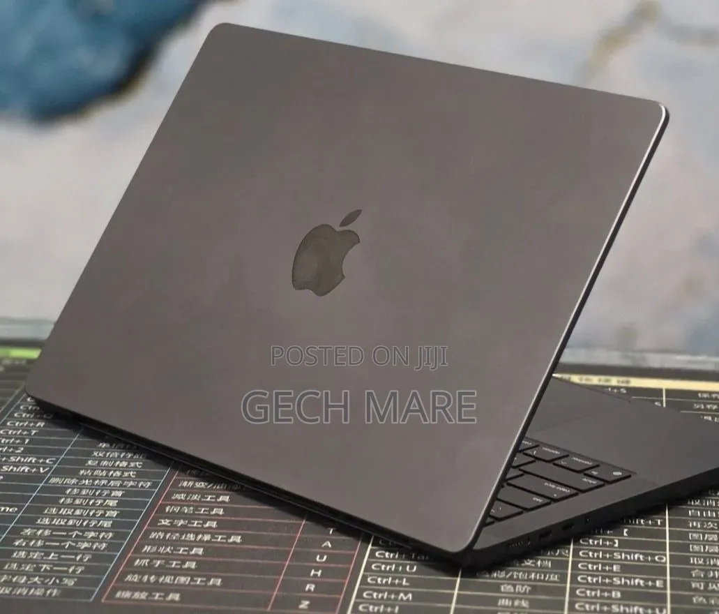 New Laptop Apple MacBook Pro 2024 M4 16GB Intel SSD 512GB