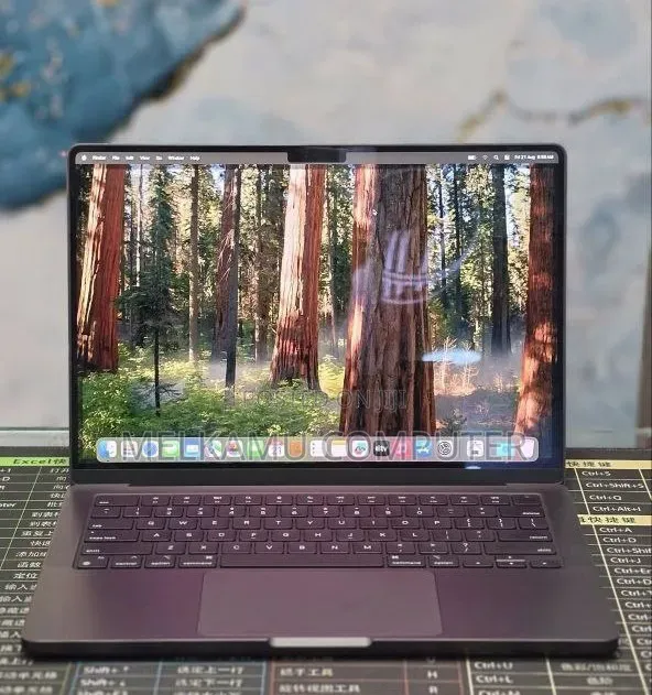 New Laptop Apple MacBook Pro 2024 M4 16GB Apple M4 SSD 512GB