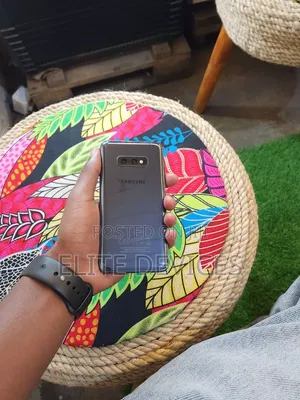 Samsung Galaxy S10e 128 GB Blue