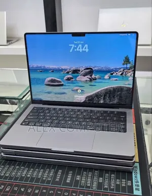 New Laptop Apple MacBook Pro 2021 M1 16GB Apple M1 Pro SSD 512GB