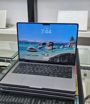 New Laptop Apple MacBook Pro 2021 M1 16GB Apple M1 Pro SSD 512GB