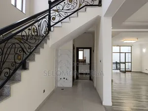8bdrm House in Adis Ababa, Bole for sale