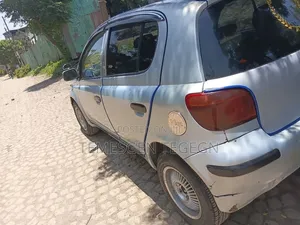 Toyota Vitz 2004