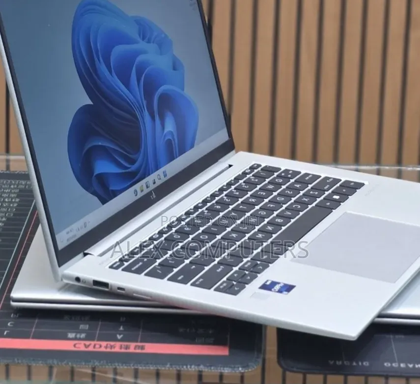 New Laptop HP EliteBook 840 16GB Intel Core i7 SSD 512GB