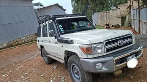Toyota Land Cruiser 2014 White