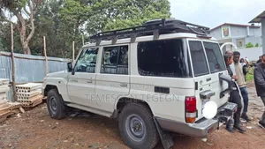 Toyota Land Cruiser 2014 White
