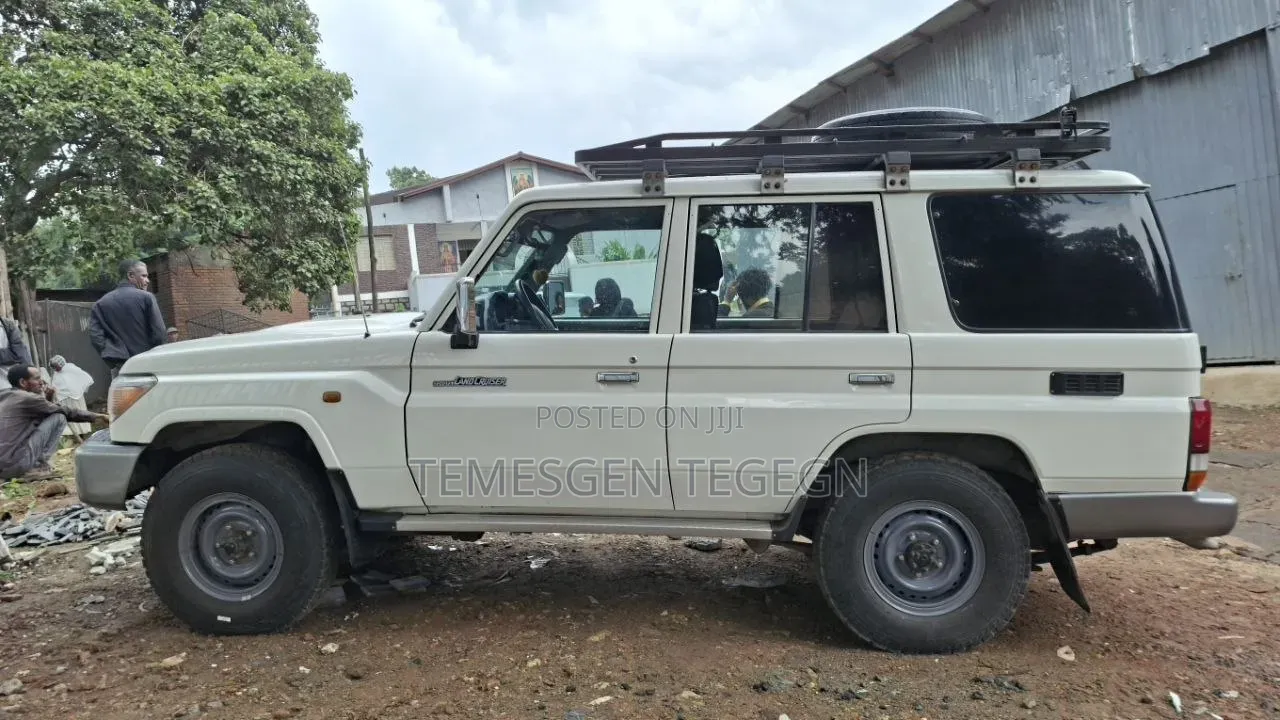 Toyota Land Cruiser 2014 White