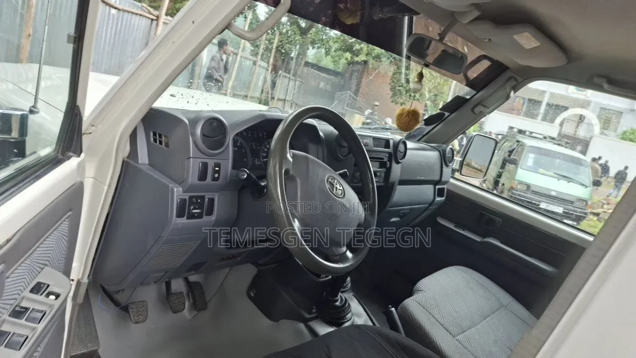 Toyota Land Cruiser 2014 White