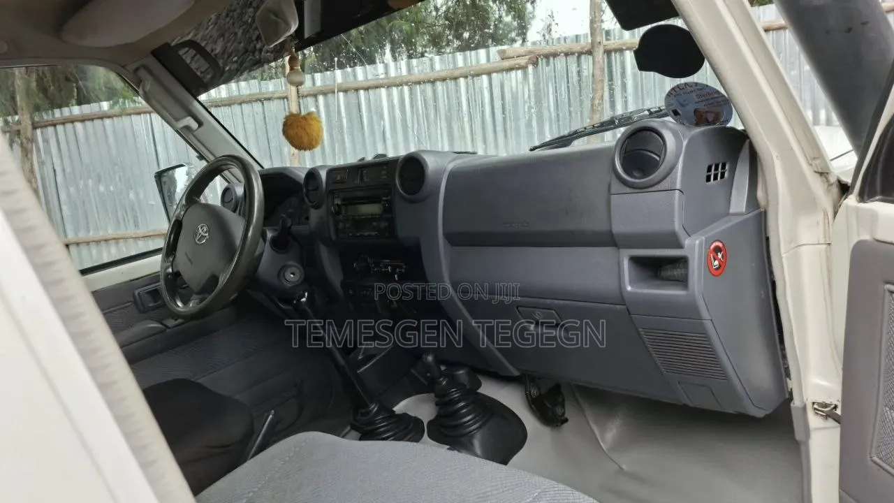 Toyota Land Cruiser 2014 White