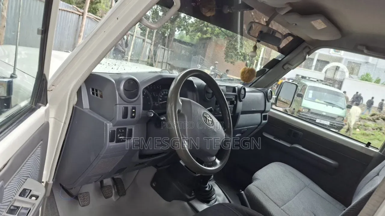 Toyota Land Cruiser 2014 White