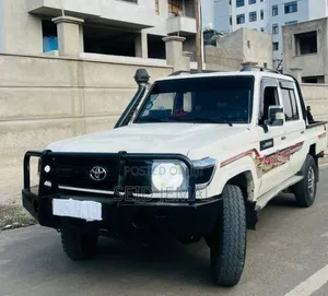 Toyota Hilux 2020 White