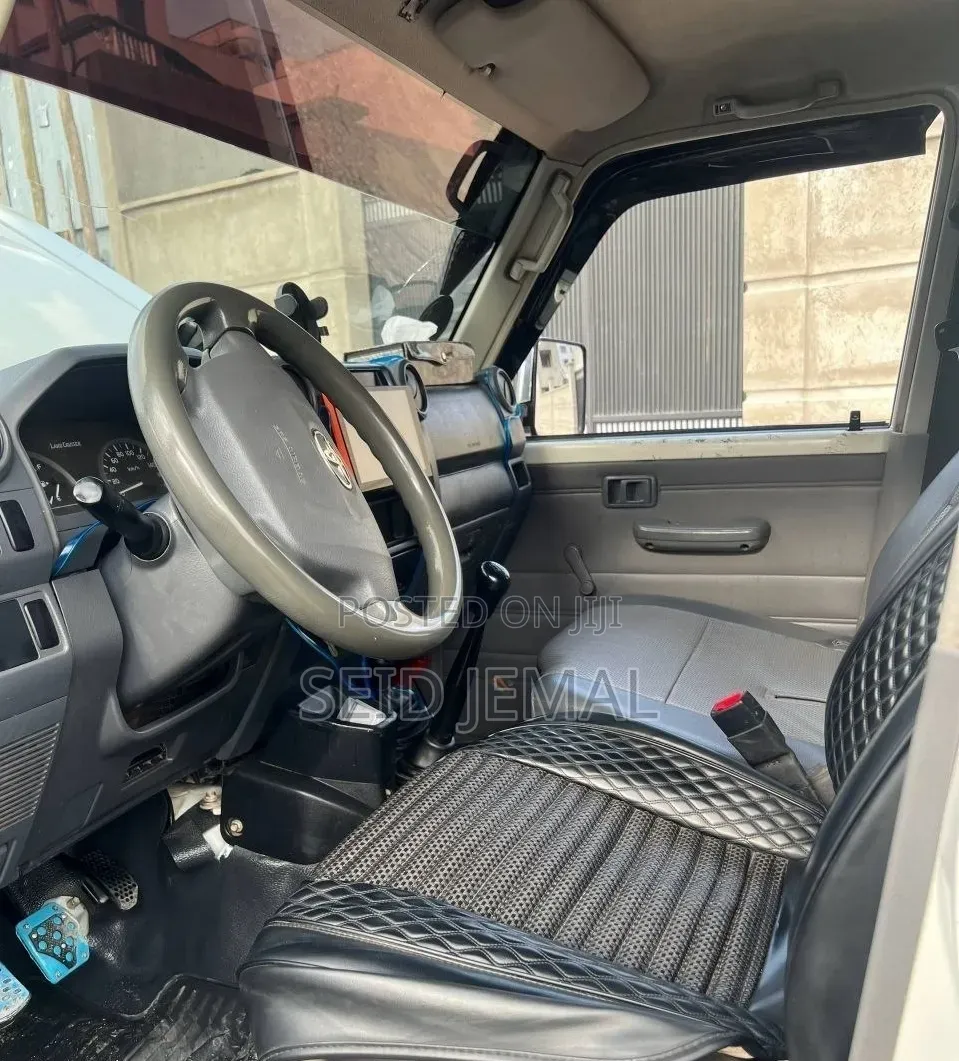 Toyota Hilux 2020 White