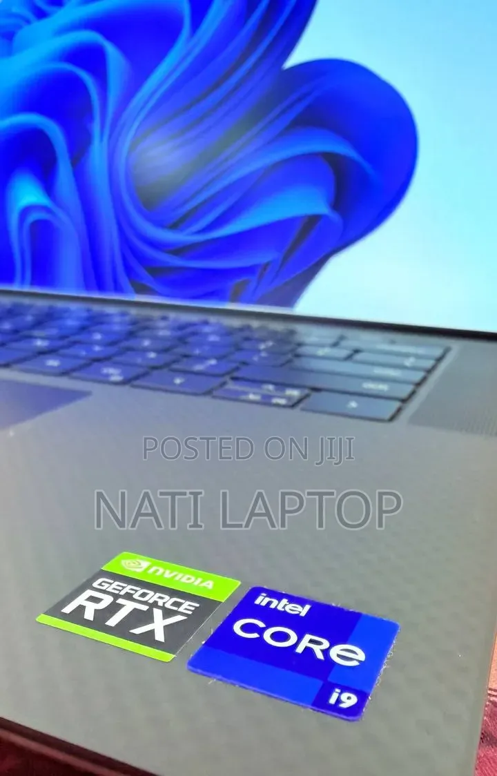 New Laptop Dell Precision 5560 16GB Intel Core i9 SSD 512GB