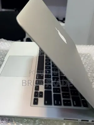 New Laptop Apple MacBook 2017 8GB Intel Core i7 SSD 256GB