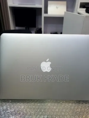 New Laptop Apple MacBook 2017 8GB Intel Core i7 SSD 256GB