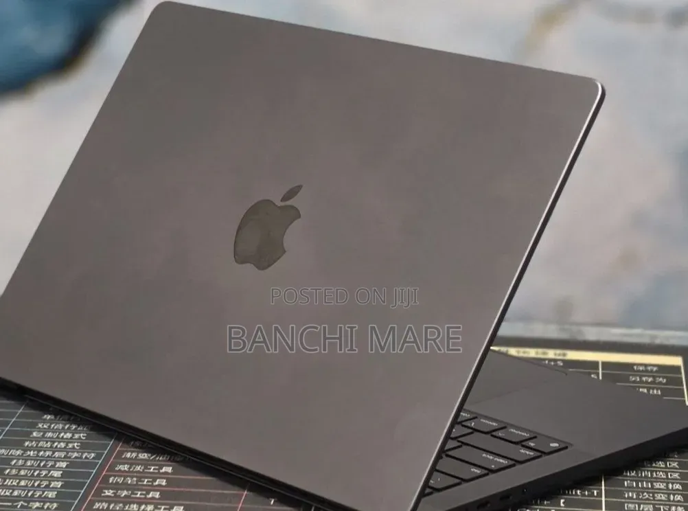 New Laptop Apple MacBook Pro 2024 M4 16GB Apple M4 SSD 512GB