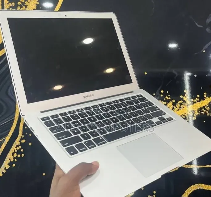 New Laptop Apple MacBook Air 2017 8GB Intel Core i5 SSD 128GB