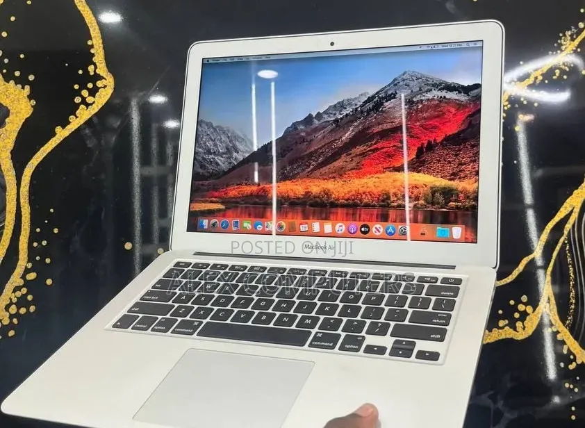 New Laptop Apple MacBook Air 2017 8GB Intel Core i5 SSD 128GB