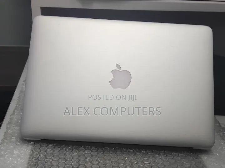 New Laptop Apple MacBook Air 2017 8GB Intel Core i5 SSD 128GB