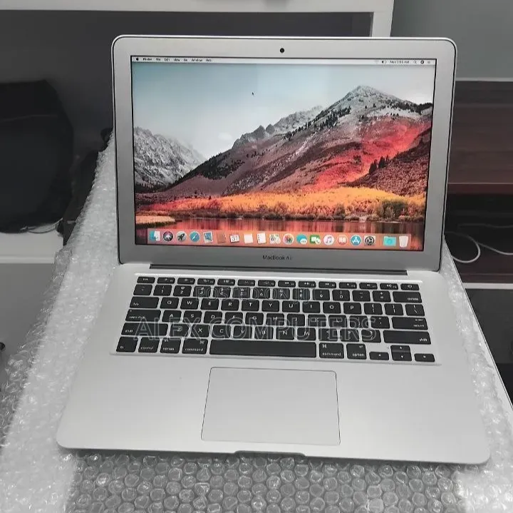 New Laptop Apple MacBook Air 2017 8GB Intel Core i5 SSD 128GB