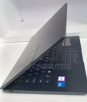 New Laptop Asus VivoBook 15 X505BA 16GB Intel Core 5 SSD 512GB
