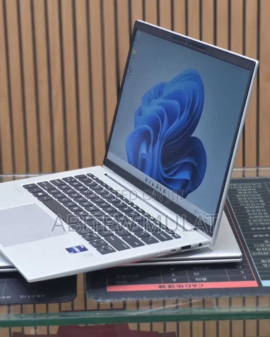 New Laptop HP EliteBook 840 G9 16GB Intel Core i7 SSD 512GB