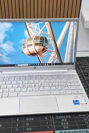 New Laptop HP Pavilion 13 8GB Intel Core i5 SSD 512GB
