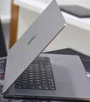 New Laptop Apple MacBook Pro 2023 M2 16GB Apple M2 SSD 512GB