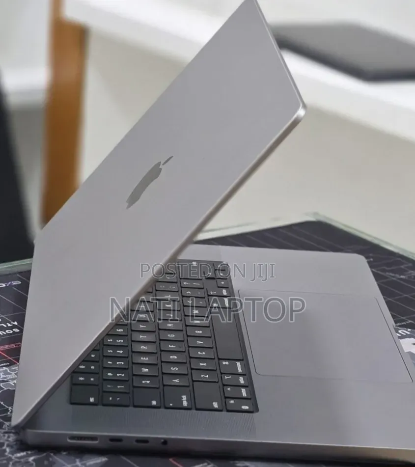 New Laptop Apple MacBook Pro 2023 M2 16GB Apple M2 SSD 512GB