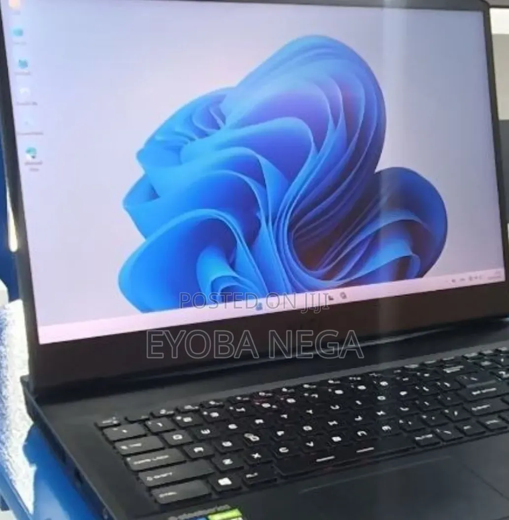 New Laptop MSI GP75 Leopard 16GB Intel Core i7 SSD 1T