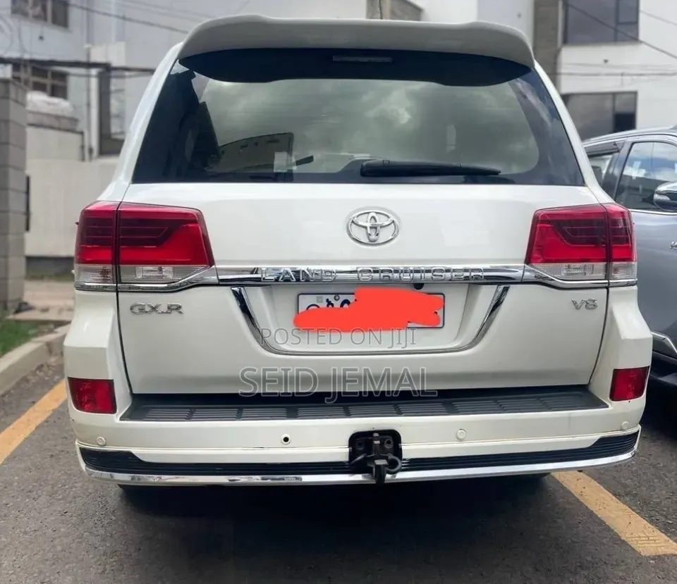Toyota Land Cruiser 2010 Off white