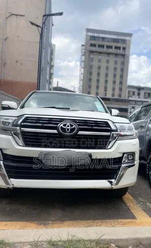 Toyota Land Cruiser 2010 Off white