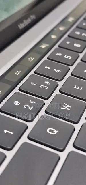 New Laptop Apple MacBook Pro 2020 M1 8GB Apple M1 Pro SSD 512GB
