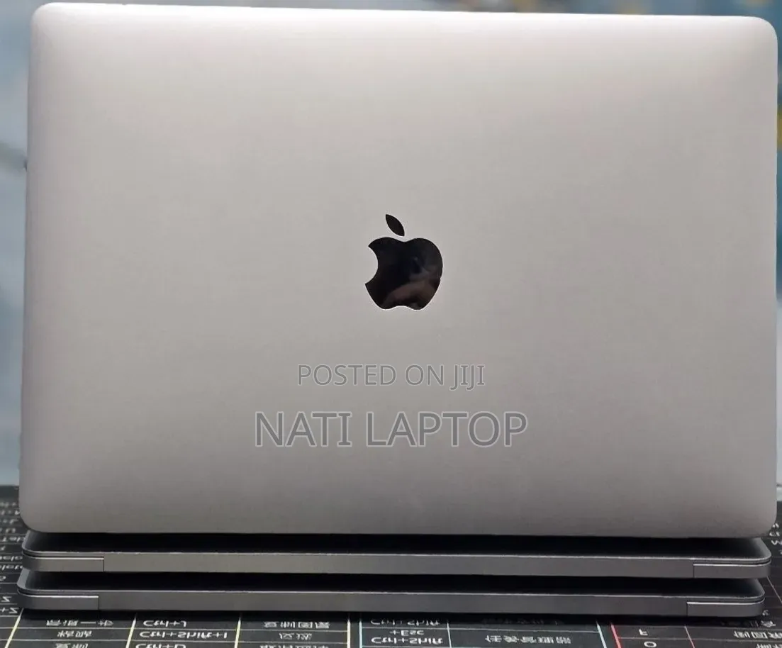 New Laptop Apple MacBook Pro 2020 M1 8GB Apple M1 Pro SSD 512GB