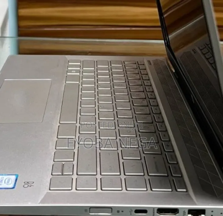 New Laptop HP Pavilion 15 8GB Intel Core i5 SSD 256GB