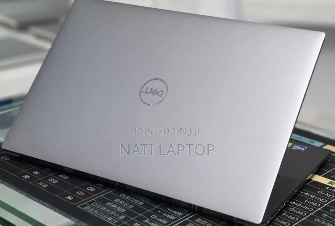 New Laptop Dell Precision 5560 16GB Intel Core i9 SSD 512GB