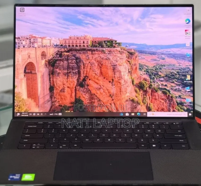 New Laptop Dell Precision 5560 16GB Intel Core i9 SSD 512GB