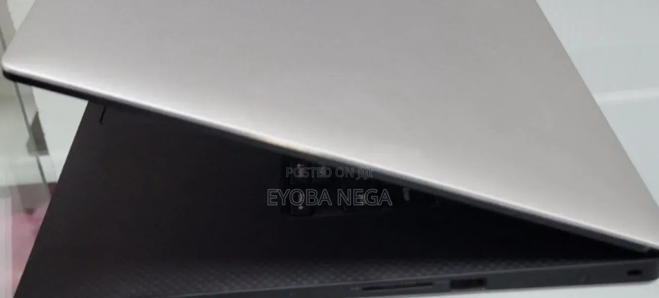 New Laptop Dell XPS 15 16GB Intel Core i7 SSD 512GB