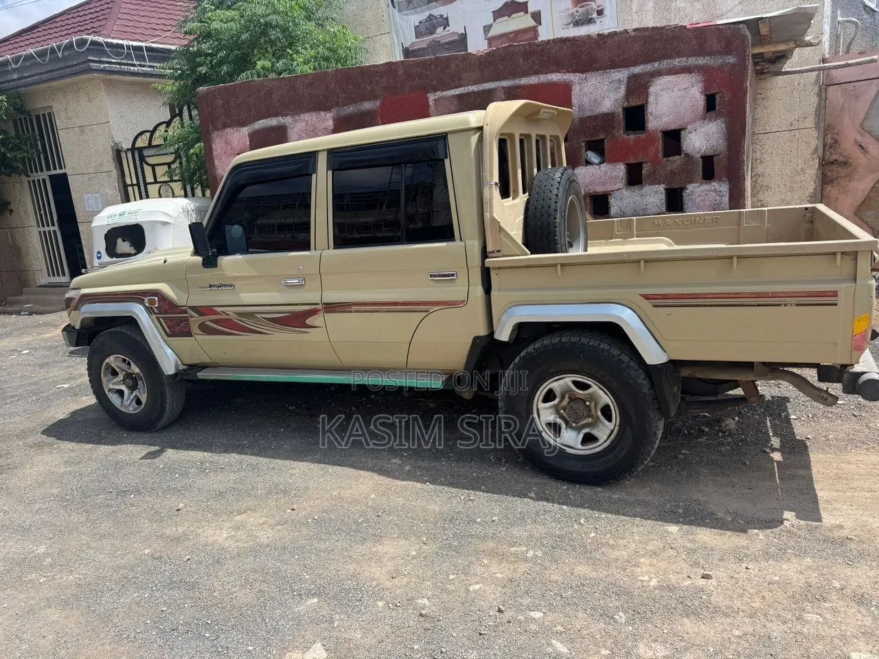 Toyota Land Cruiser 2019 Blue