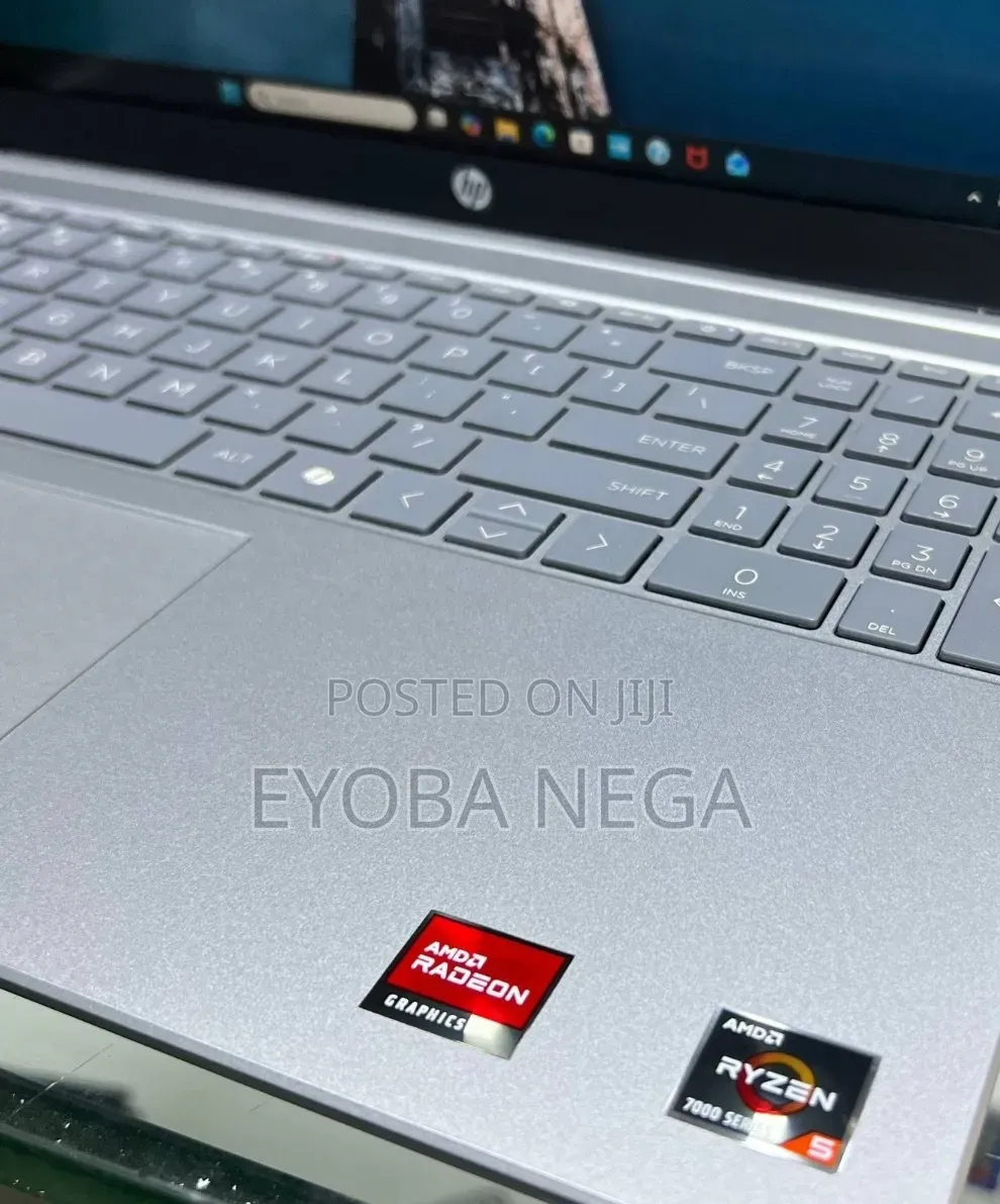 New Laptop HP Stream Notebook 8GB AMD Ryzen 5 SSD 512GB