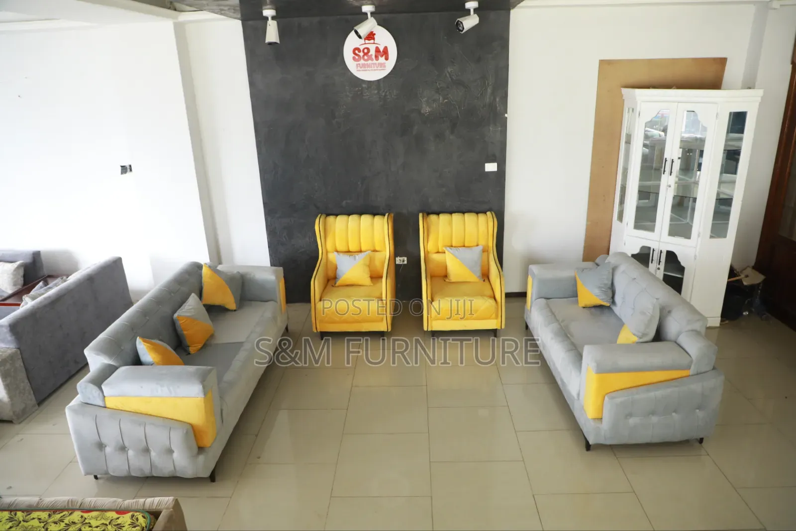 7 Seater Sofa With Unmatched Quality. ሶፋ